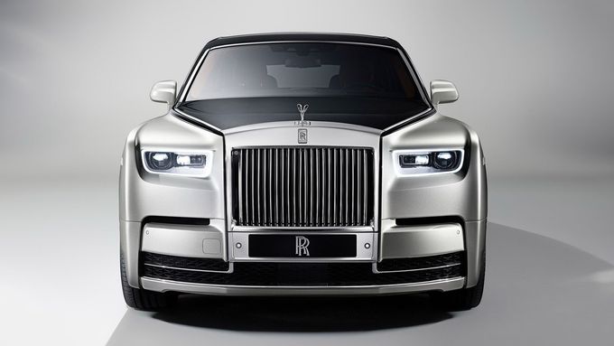 Foto: Na nový Rolls-Royce Phantom se čekalo 14 let. Přepychovou limuzínu ozdobí i 3D tisk
