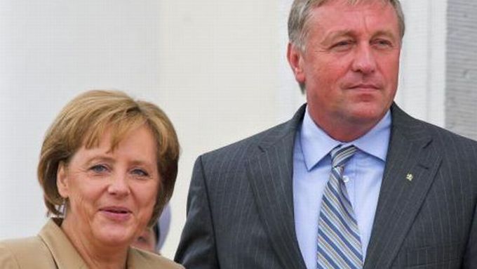 Kancléřka a premiér před dnešním jednáním.