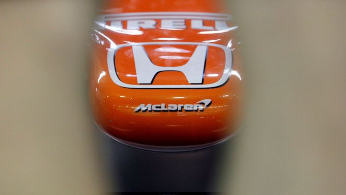 Špička monopostu McLaren s motorem Honda.