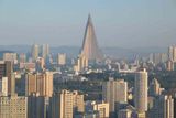 Rjugjong patří do dvacítky nejvyšších budov planety. Je v něm tři tisíce pokojů.