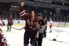 Video: Hokejisté Sparty se porvali se Salcburkem, Nedomlelovi crčela krev