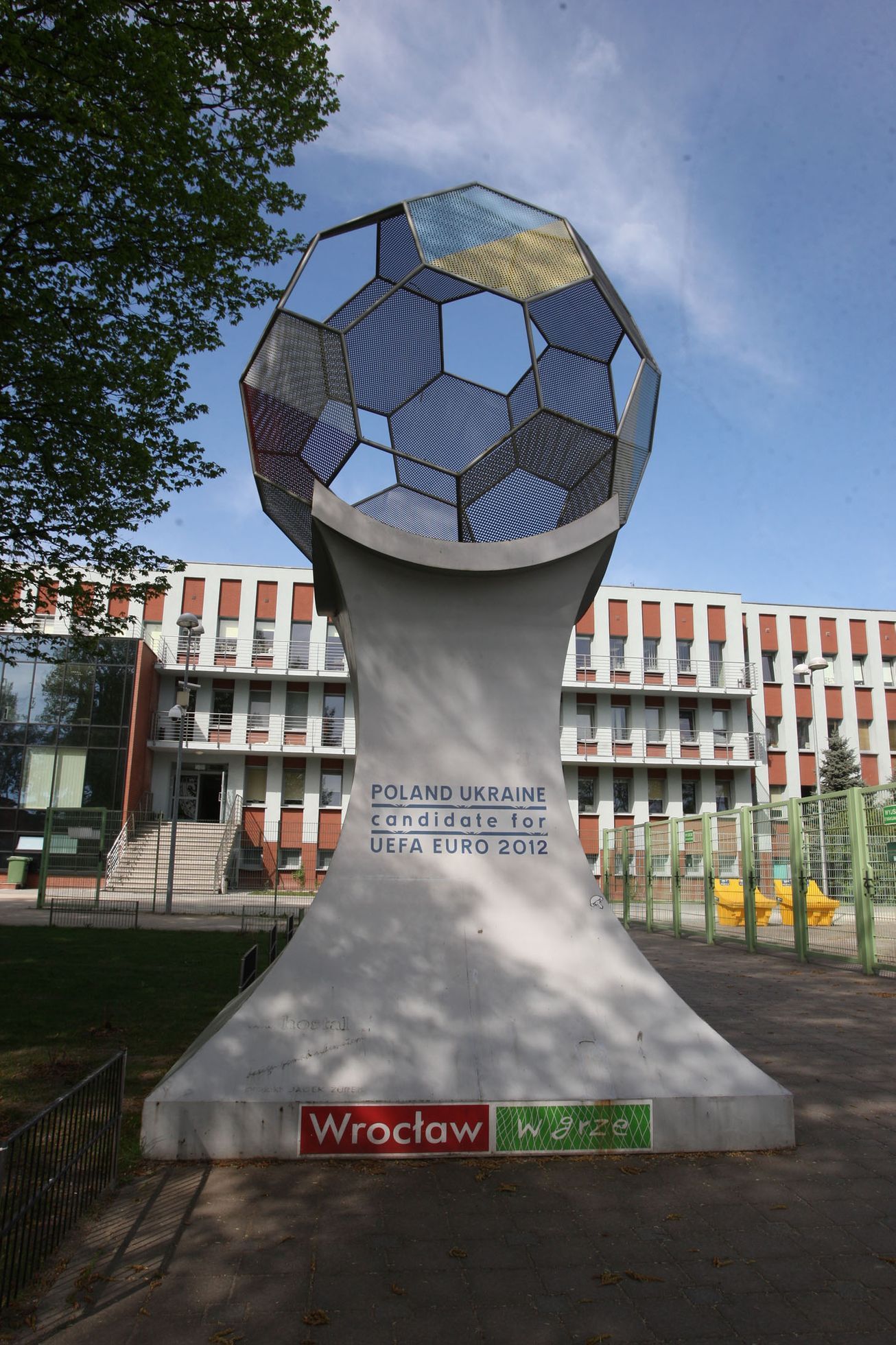 Wroclaw: monument Euro 2102
