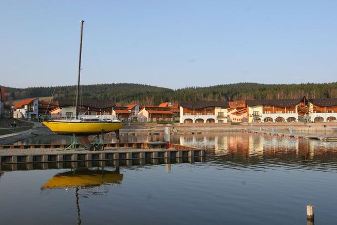 Lipnu všichni na Šumavě závidí, dá se tu plachtit i lyžovat