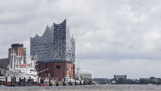 Fotogalerie designu a architektury Labské filharmonie v Hamburku.