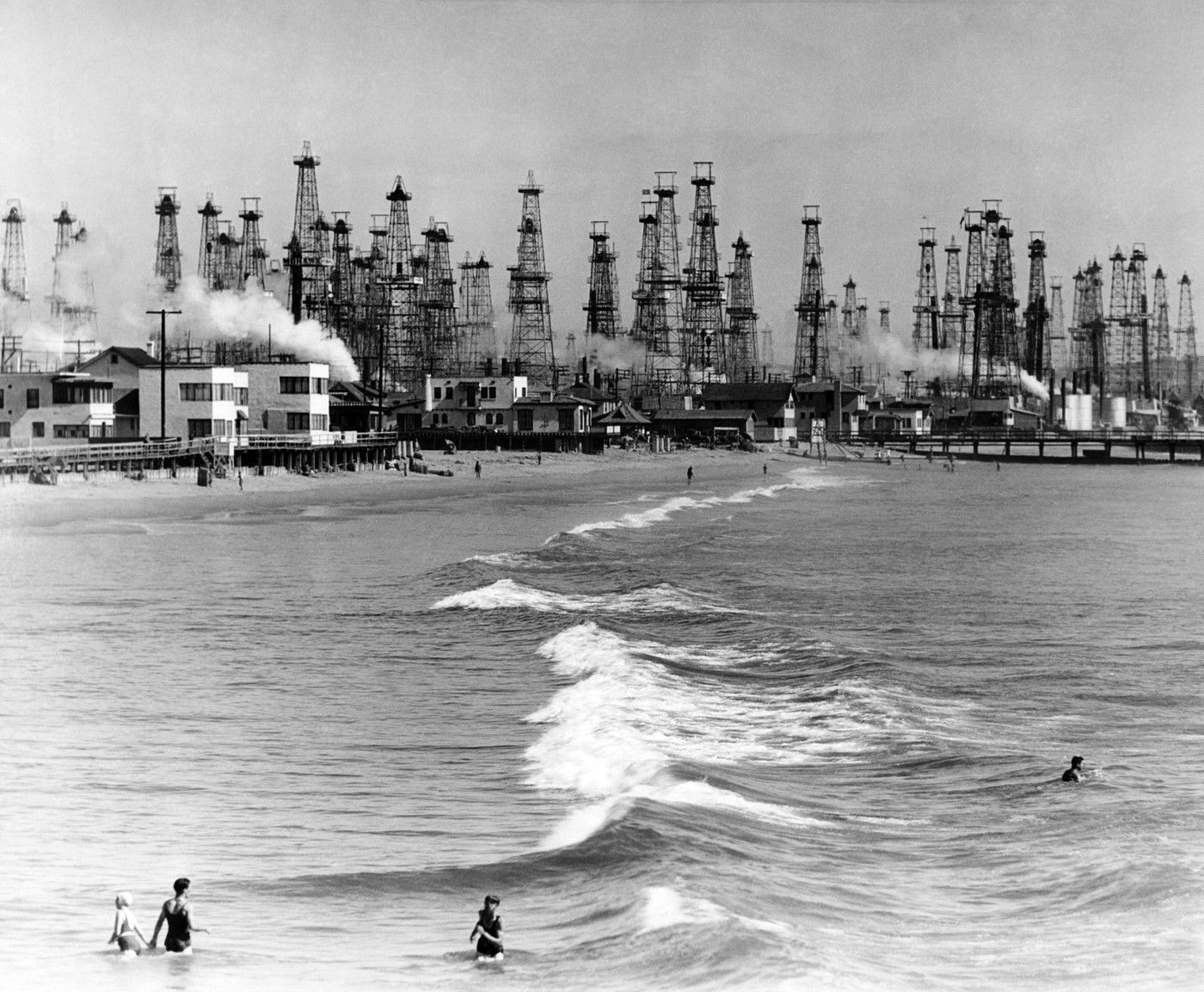 Ropné pole, Kalifornie, 30. léta.