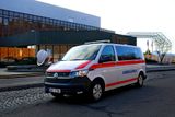 Takto vypadá nejběžnější sanitka na českých silnicích, tak zvaná převozní ambulance.
