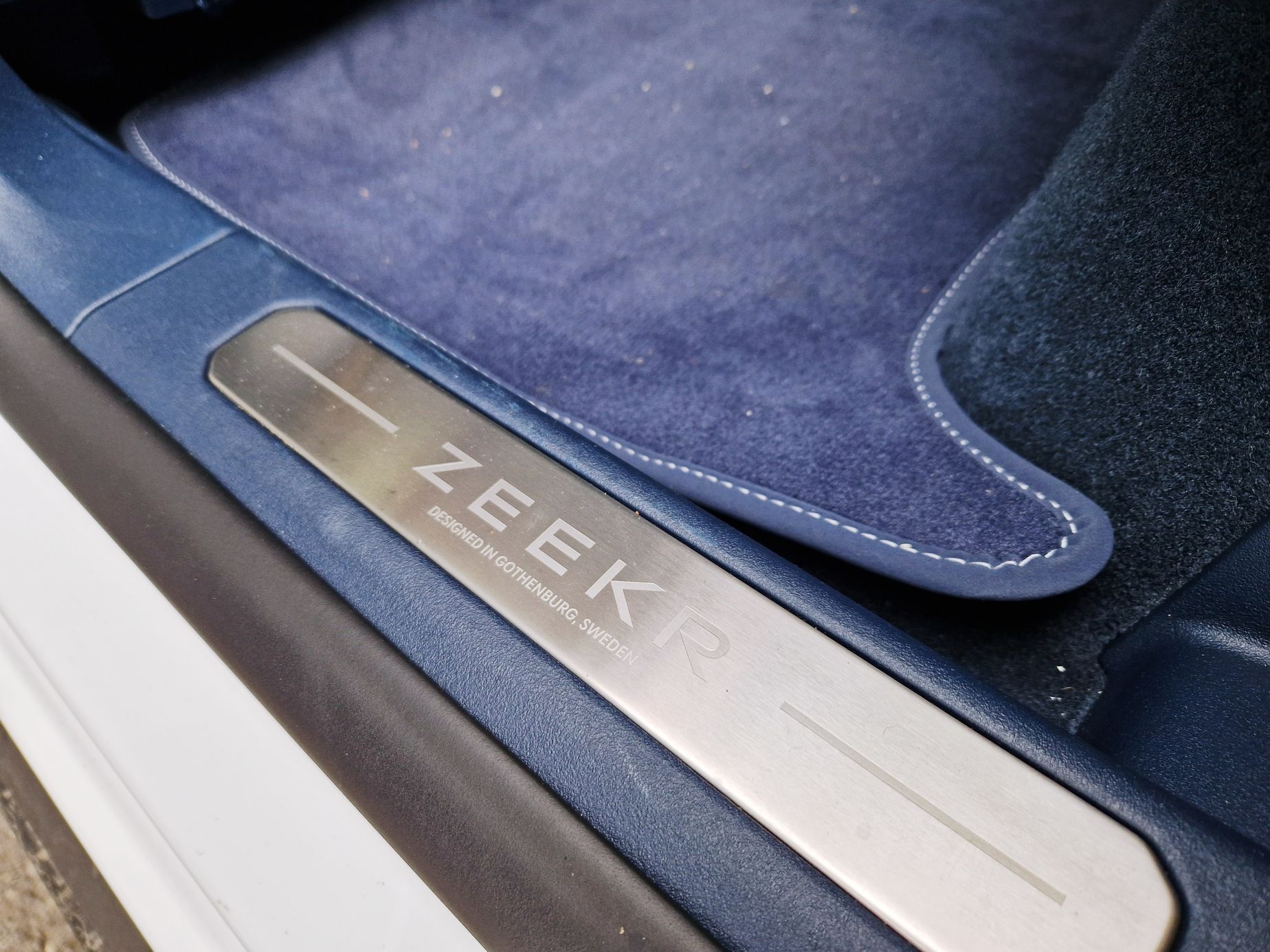 Zeekr X test