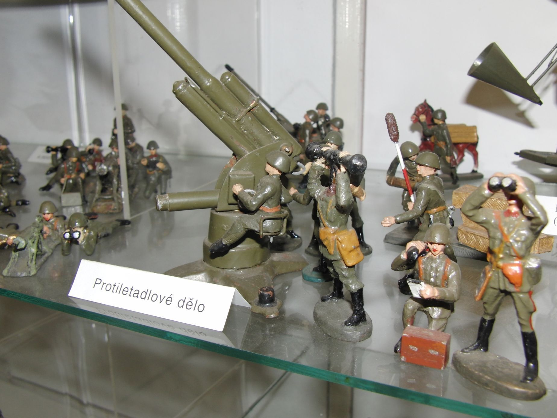 Vojáčci a modely vojenské techniky Lubora Šušlíka