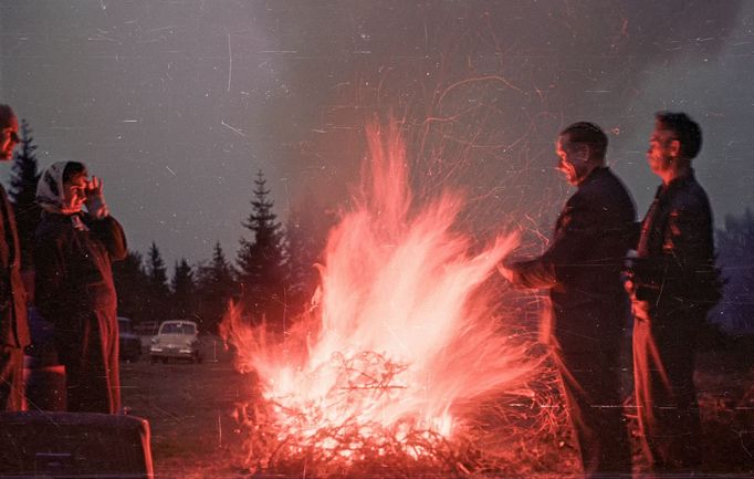 Tatranská Lomnica, Vysoké Tatry, 1958. Snímek z barevného kinofilmu.