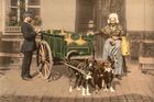 Tak moc se změnil svět za 120 let. Vozy tažené psy a přadleny v ulicích na fotkách