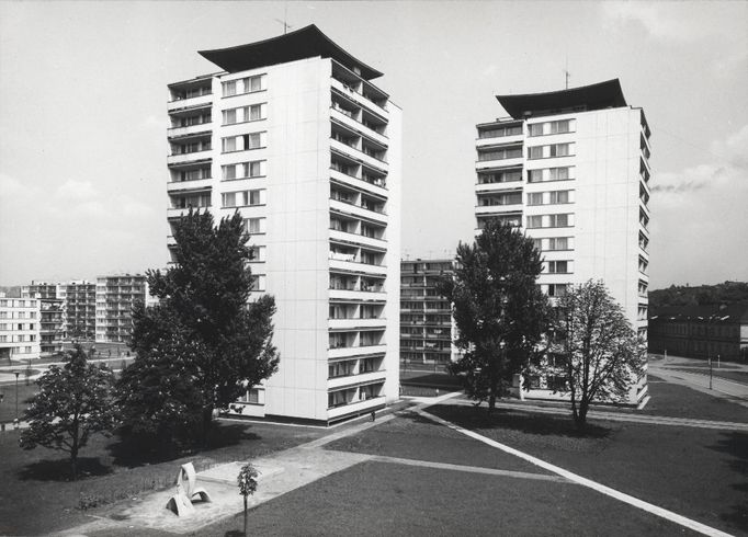 Josef Polák, Vojtěch Šalda (vedoucí projektanti): Sídliště Invalidovna v Karlíně, věžové domy foto: Zdeněk Voženílek, 1968, Útvar rozvoje hl. m. Prahy