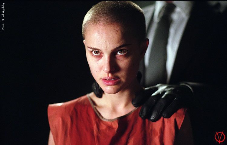 Natalie Portmanová ve filmu V jako Vendeta