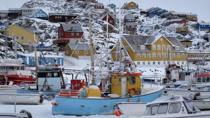 Obyvatelé Grónska věří, že u břehů ostrova se nachází ropa, ekologovům ale možnost těžby suroviny radost nedělá