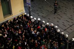 V Istanbulu policie rozehnala pochod pořádaný k Mezinárodnímu dni žen