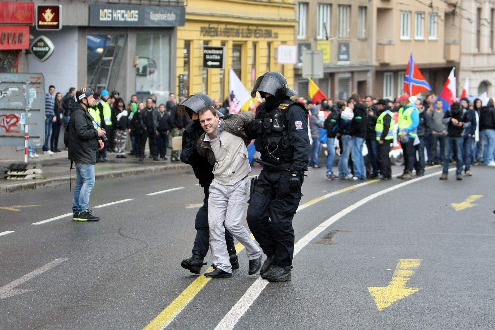 Brno blokovalo pochod neonacistů - finální foto