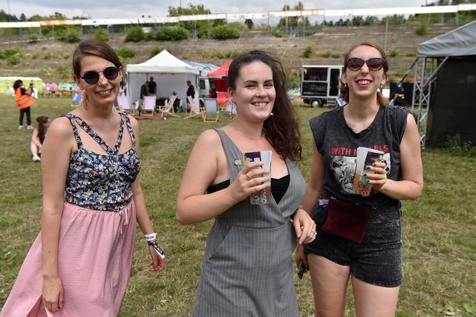 Festivalový areál na bývalém fotbalovém stadionu za Lužánkami.