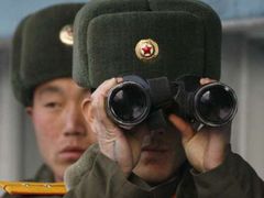 Severokojejští vojáci mají co sledovat.
