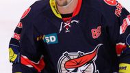 MARTIN LOJEK: V roce 2003 po něm v draftu NHL sáhla Florida ve čtvrtém kole a urostlý obránce dokonce za Panthers v pěti zápasech nastoupil. V Česku šest let patřil Třinci a extraligový hokej si zkusil i v Pardubicích nebo naposled v Chomutově. Ale i jeho kariéra poslední tři sezony stagnuje. Po slovenské nejvyšší soutěži zakotvil v třetiligovém Žďáru nad Sázavou a letos válčí ve WSM lize za Třebíč.