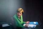 Merkelová se v německých průzkumech vrací do čela. Může ji ale ohrozit rudo-zelená koalice