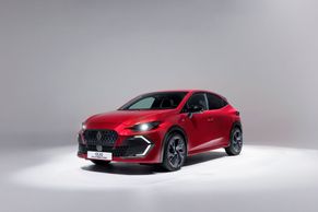 Radikální změna stylu. Renault Clio teď nepřehlédnete, pořád má normální motory