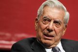 2010: Mario Vargas Llosa. V sérii evropských vítězů nového tisíciletí je Llosa jednou z výjimek, důležité však je, že tento peruánský autor dokázal zaujmout porotu Švédské akademie. ,,Jeho zmapování struktur moci i jeho pronikavé zobrazování odporu, revolty a porážky jednotlivce" se stalo klíčem k výhře. Nejvýrazněji se v literárním světě proslavil hned ve svých začátcích. V šedesátých letech s knihami Město a psi, která bez obalu popisovala drsné podmínky vojenského lycea, a Zelený dům, který definoval autorův formální styl, v němž dochází k prolínání vrstev a rovin vyprávění. Česky vyšly obě dvě, celkem pak přes deset titulů, například Keltův sen a Vypravěč.