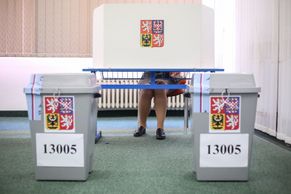 V Praze 9 probíhají volby do Senátu. O návrat se pokouší Michálek či Syková