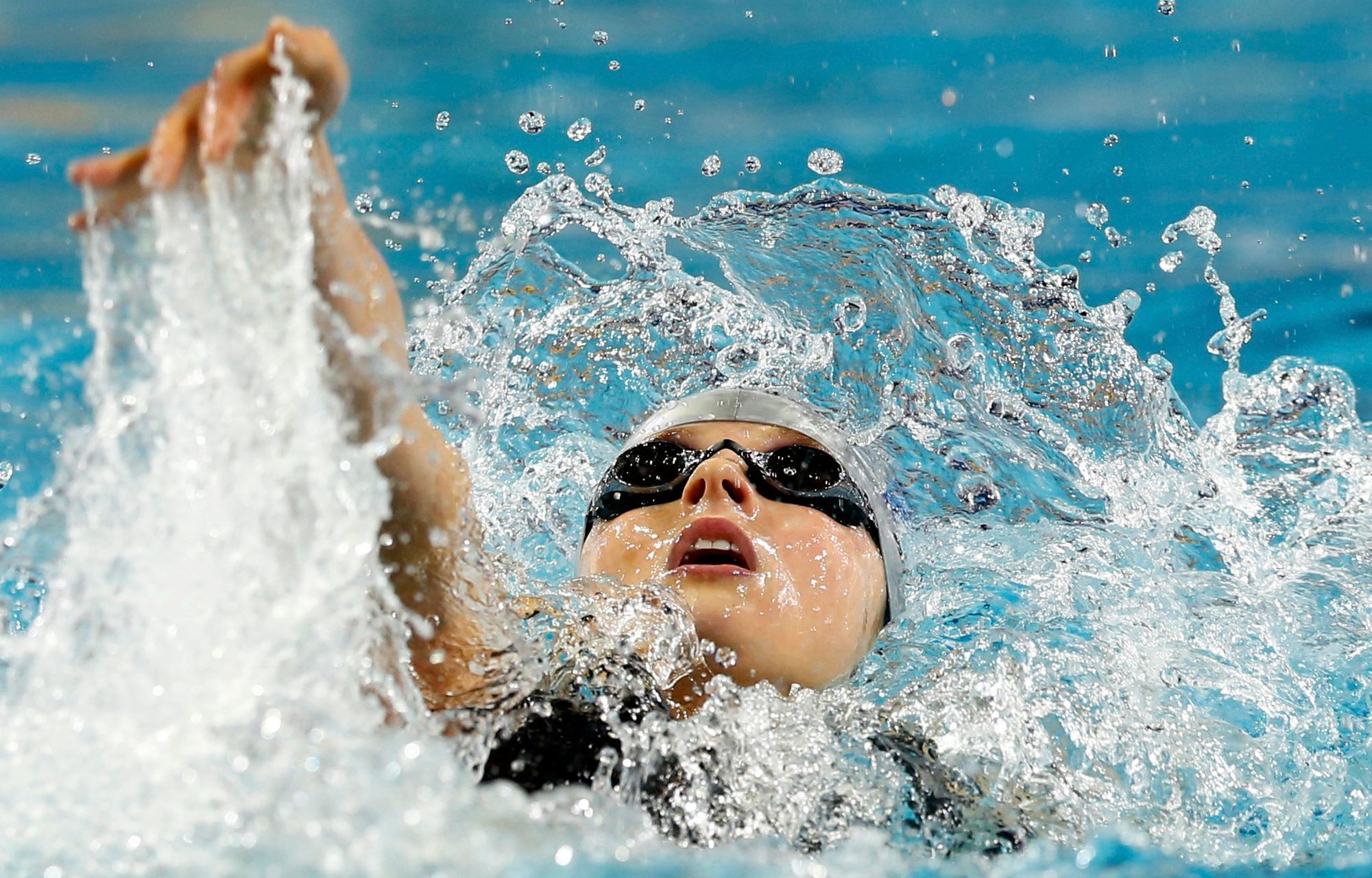 Simona Baumrtová v plaveckém závodě na MS v krátkém bazénů