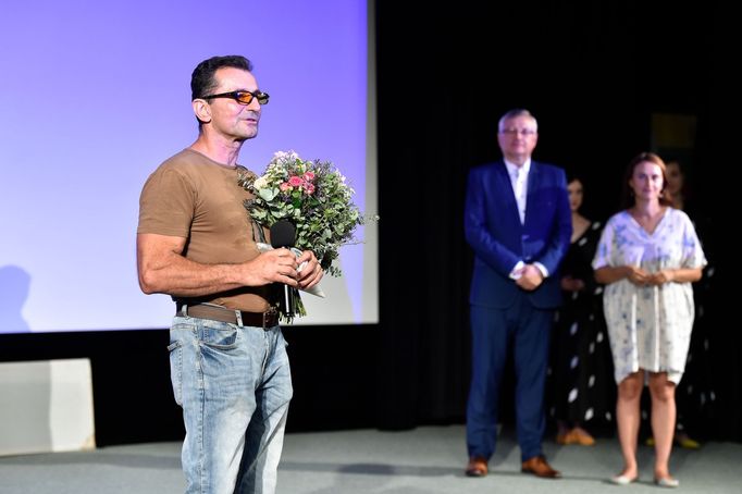Ondřej Vetchý v Uherském Hradišti převzal výroční cenu Asociace českých filmových klubů.