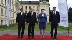Premiéři zemí Visegrádské skupiny před mimořádným summitem v Praze