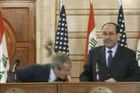 Irácký vrhač bot u soudu: Nechtěl jsem Bushe zranit