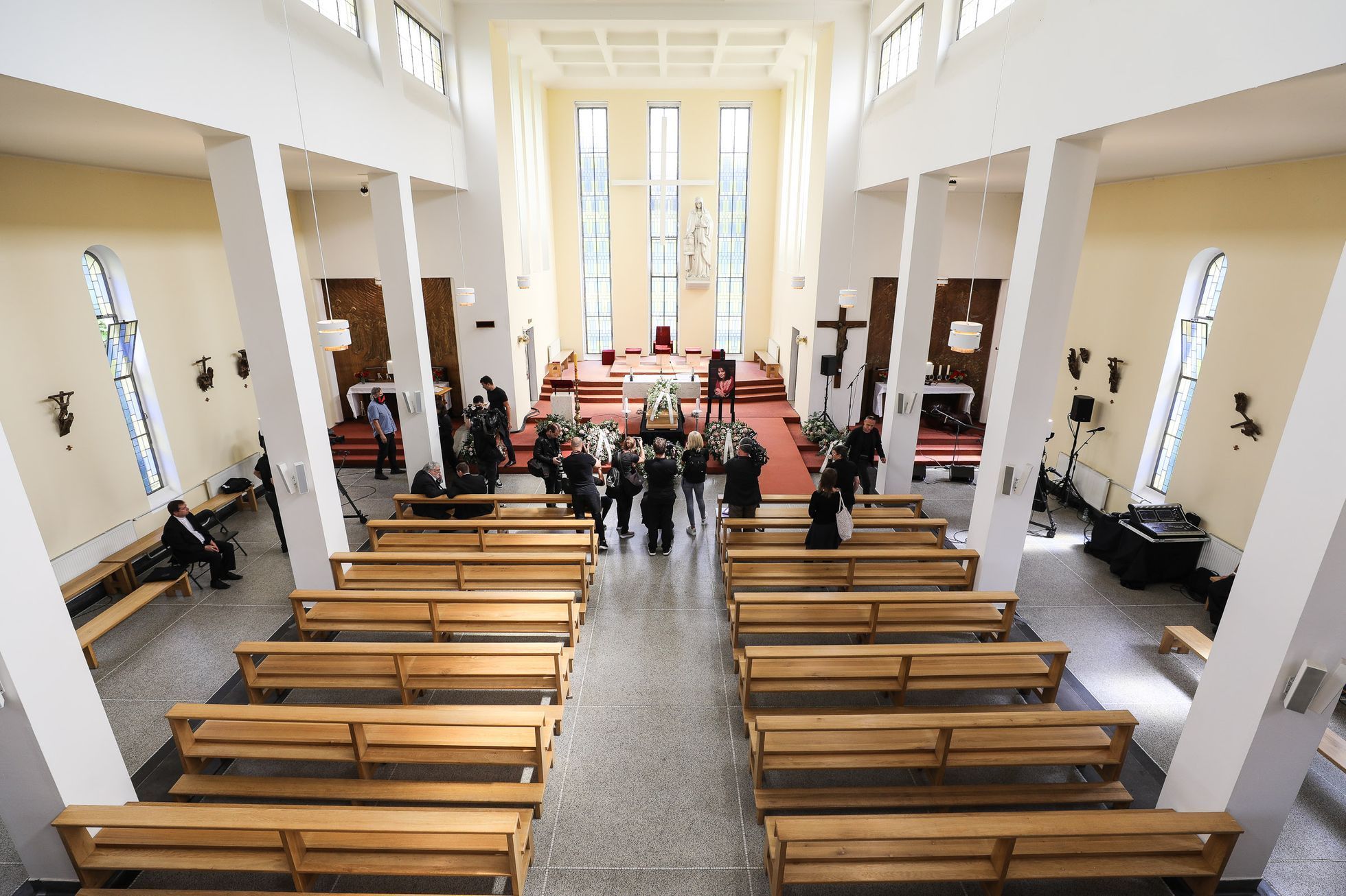 Poslední rozloučení, pohřeb, Libuše Šafrnáková