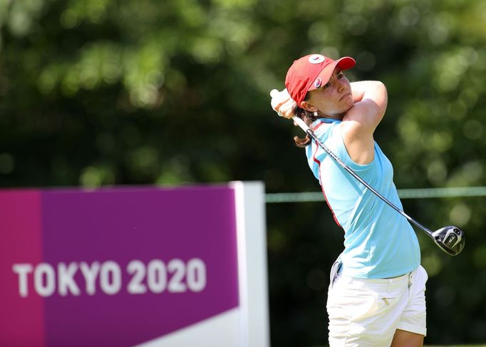 Česká reprezentanka v rámci prvního kola olympijského golfového turnaje.