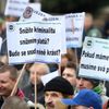 Demonstrace hasičů a policistů proti snížení platů