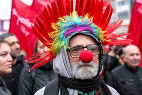 Obrazem: humor, odvaha i střety v ulicích. Jak ve světě slavili 1. máj