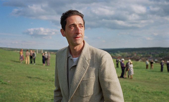 Adrien Brody jako László Tóth.