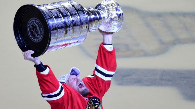 Finále Stanley Cupu psalo velké příběhy, ten Kimmo Timonena skončil šťastně. Ale kdo byl smolařem série, kterou v šesti zápasech ovládlo Chicago?