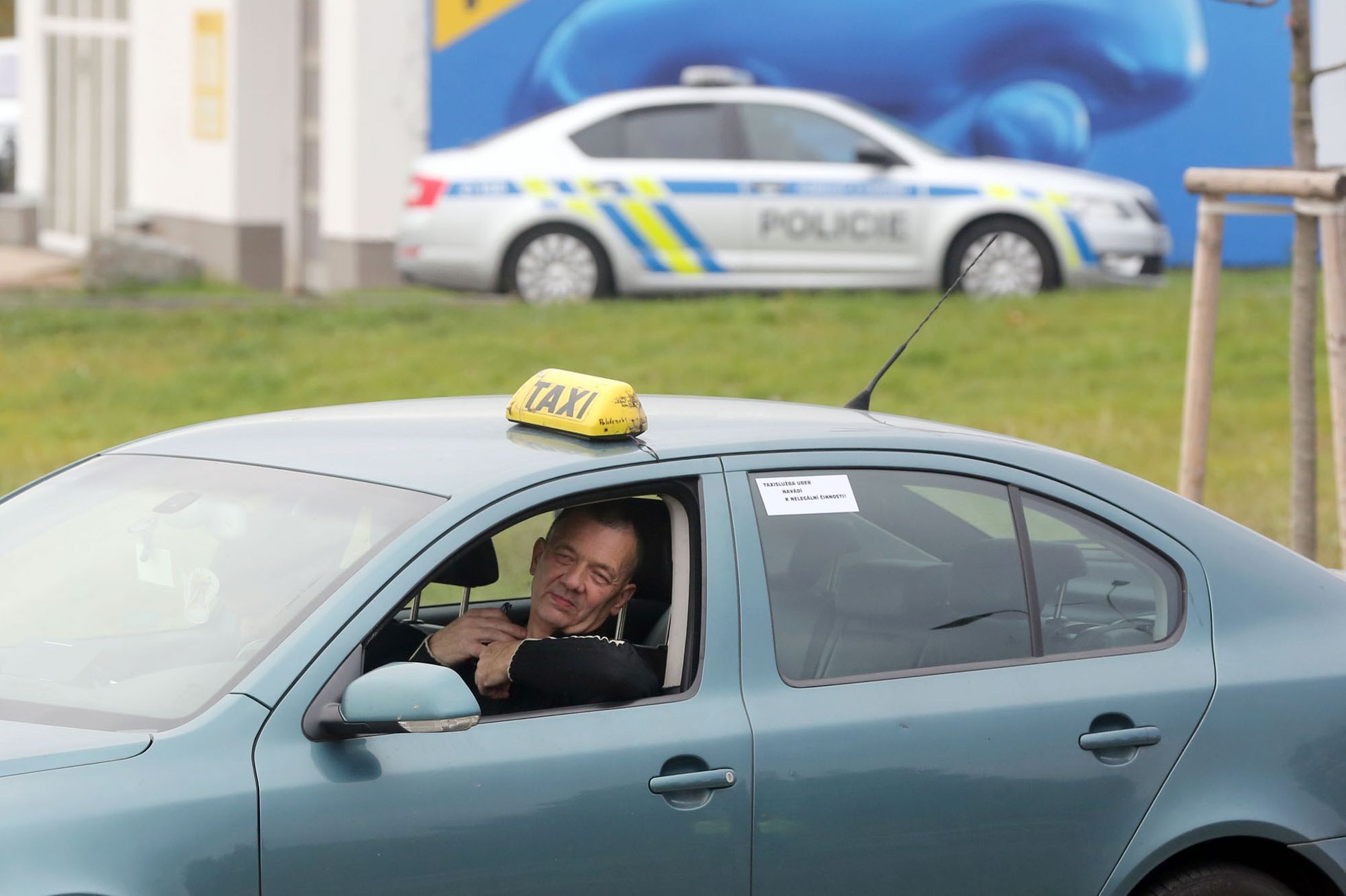 Taxikáři blokují cestu k letišti