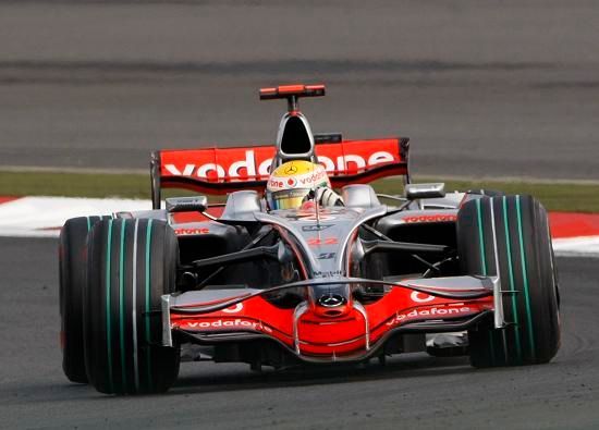 Lewis Hamilton při kvalifikaci ve Fudži