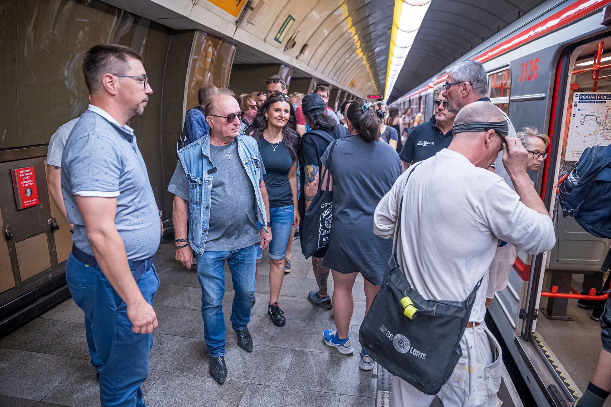 Vystoupení skupiny Olympic v pražském metru, čtvrtek 29. června 2023.