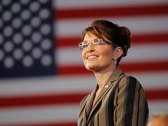Nikoliv Hillary, ale Palinová by se mohla stát první prezidentkou USA. Její nezkušenost však mnohé Američany znepokojuje