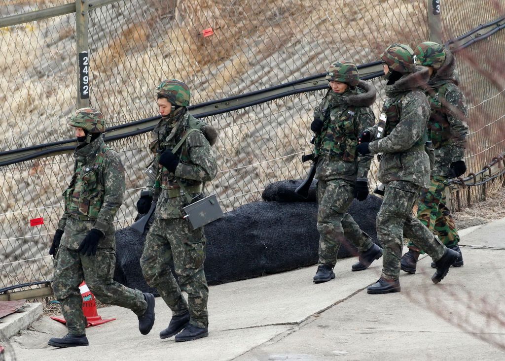 Jihokorejci a Američané - tradiční společné vojenské cvičení poblíž hranic s komunistickým Severem