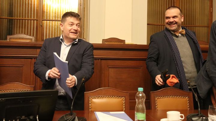Nacher známkoval ministra Baxu kvůli poplatkům za TV a rozhlas. Lepšíte se, chválil