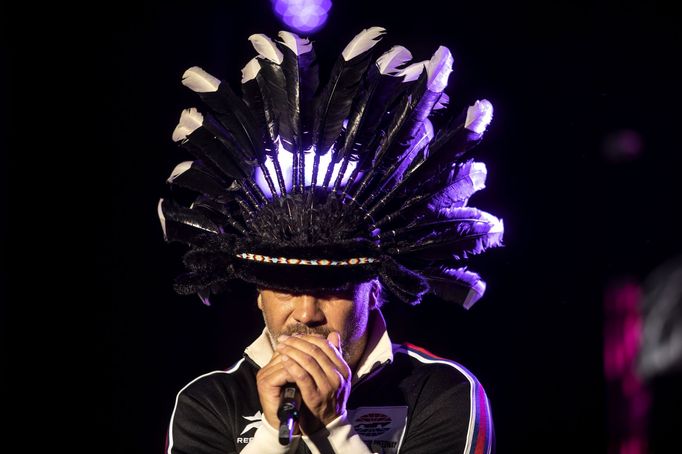 Snímek z koncertu Jamiroquai.