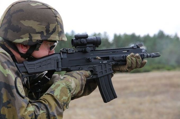 Zvýšení individuální bojové schopnosti české armády prostřednictvím modernizace výzbroje vázne (ilustrační snímek).