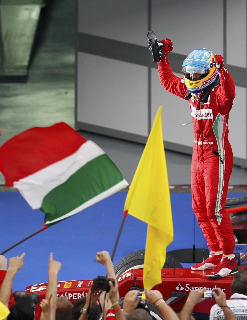 Fernando Alonso slaví