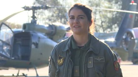 Všechno, co dokáže muž, dokáže i žena, tvrdí jediná armádní pilotka z Černé Hory