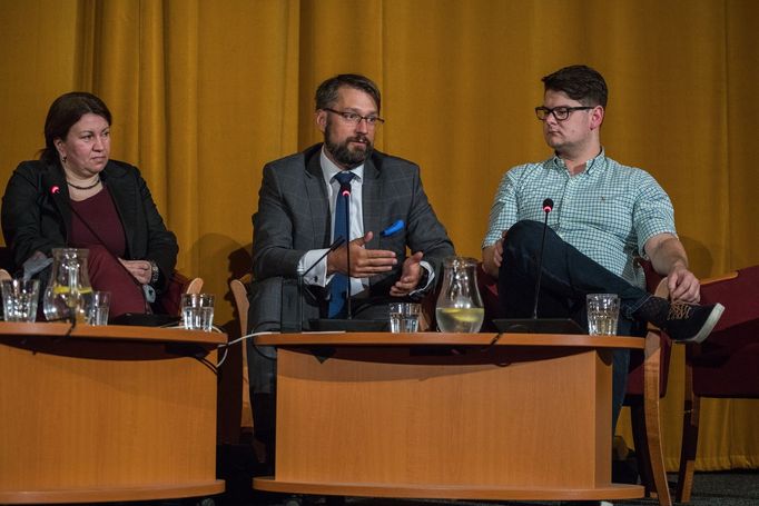 Eva Romancovová, Jakub Landovský a Daniel Bagge.