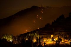 Požár na Kanárských ostrovech zuří dál, hasiči už evakuovali 8000 lidí