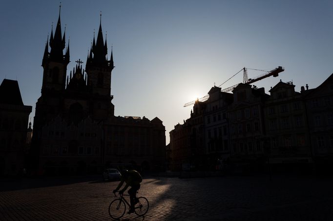 Průřez tvorbou fotografa Economie Radka Vebra za rok 2020.