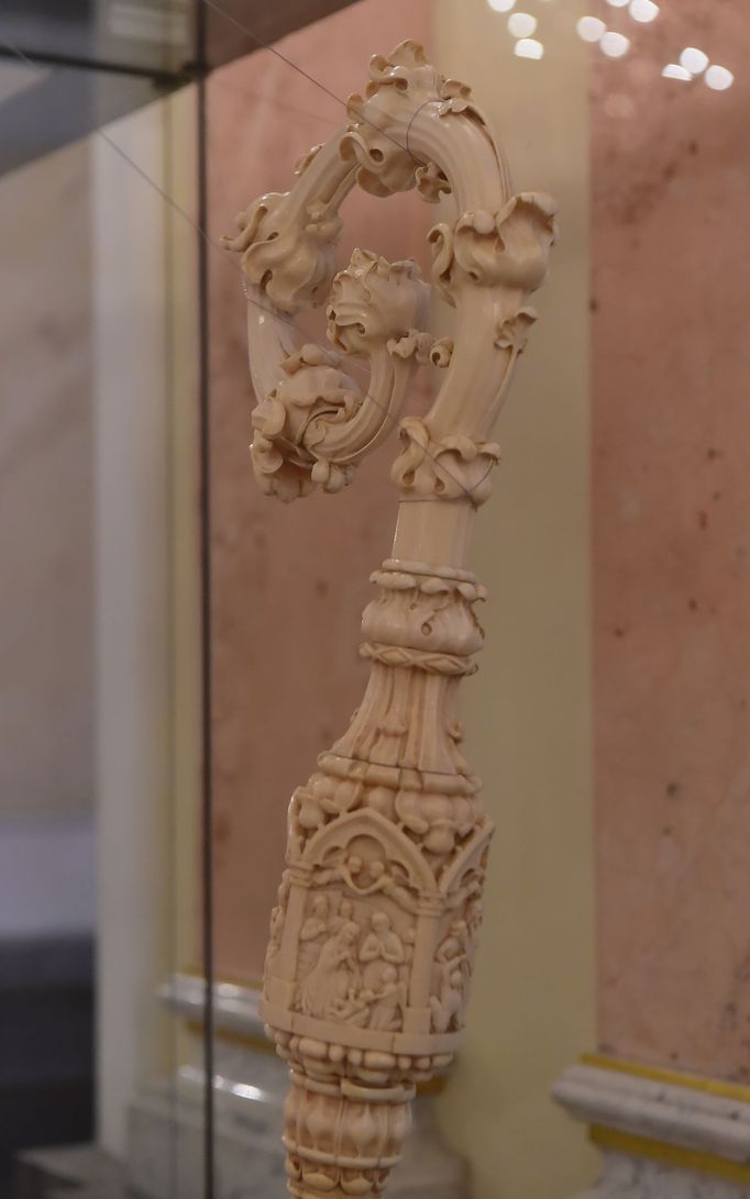 Vyřezávaná slonovina z takzvaného Prečanova pokladu.